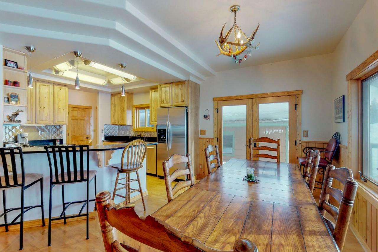 Antler Ridge Villa Big Sky Ngoại thất bức ảnh